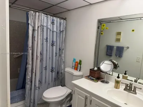 9794 N Belfort Circle Tamarac FL 33321