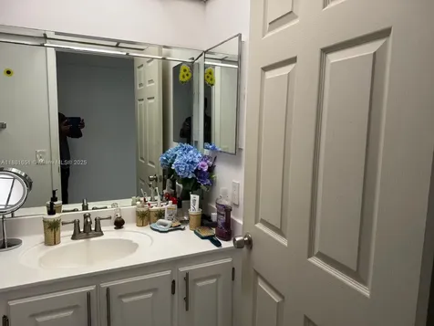 9794 N Belfort Circle Tamarac FL 33321