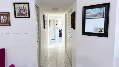 9794 N Belfort Circle Tamarac FL 33321