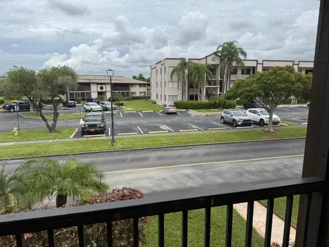 9794 N Belfort Circle Tamarac FL 33321