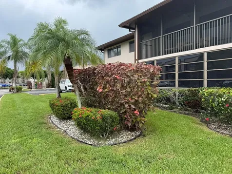9794 N Belfort Circle Tamarac FL 33321