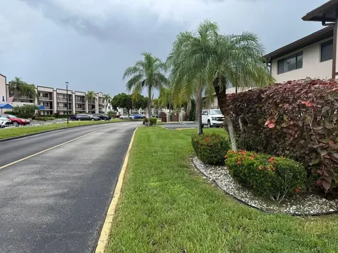 9794 N Belfort Circle Tamarac FL 33321