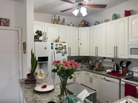 9794 N Belfort Circle Tamarac FL 33321