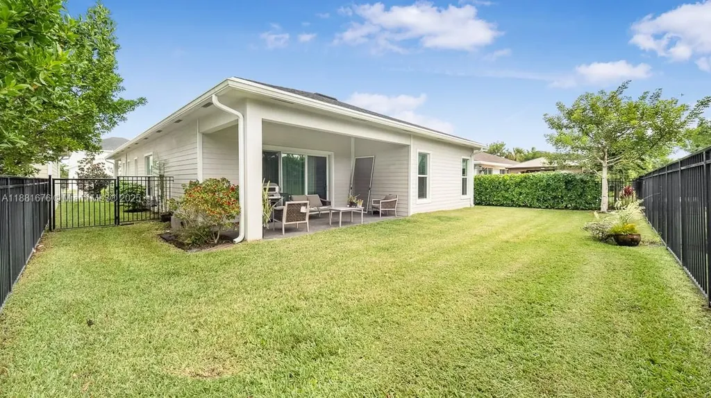 19540 Wheelbarrow Bend Loxahatchee FL 33470