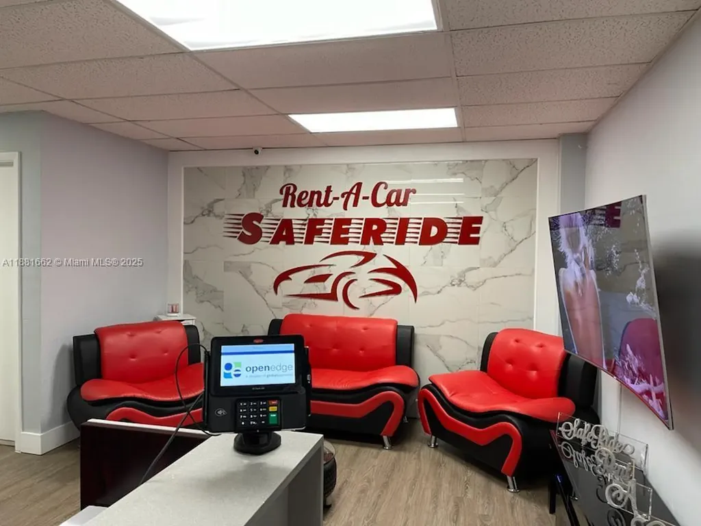 4121 NW 25th Street Miami FL 33142