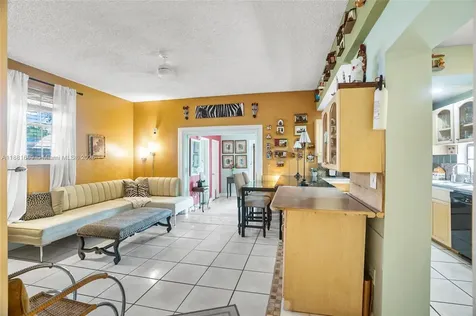 10031 SW 46th Street Miami FL 33165