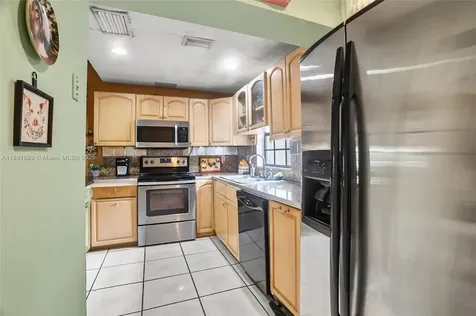 10031 SW 46th Street Miami FL 33165