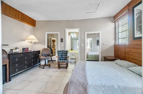 10031 SW 46th Street Miami FL 33165