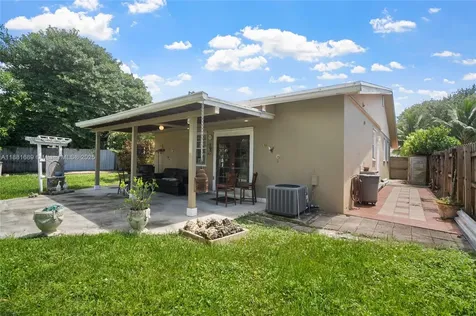 10031 SW 46th Street Miami FL 33165