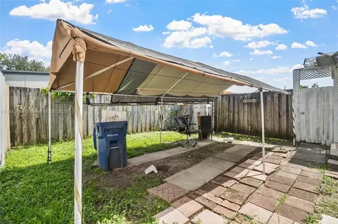 10031 SW 46th Street Miami FL 33165