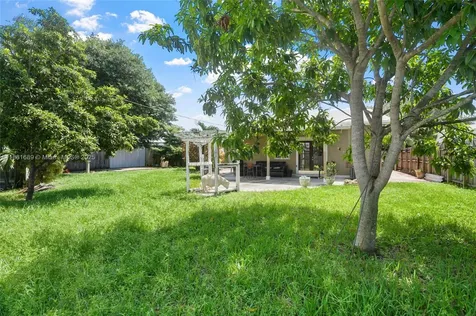 10031 SW 46th Street Miami FL 33165
