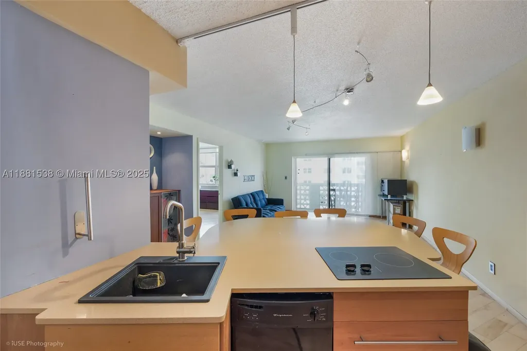 1901 S Ocean Drive Hollywood FL 33019