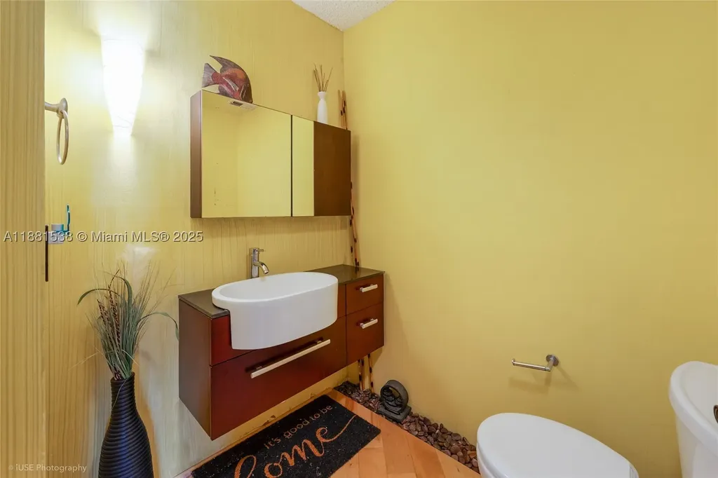 1901 S Ocean Drive Hollywood FL 33019