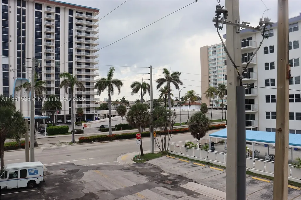 1901 S Ocean Drive Hollywood FL 33019