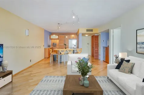 1901 S Ocean Drive Hollywood FL 33019