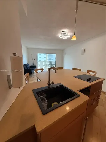 1901 S Ocean Drive Hollywood FL 33019