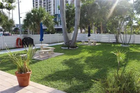 1901 S Ocean Drive Hollywood FL 33019