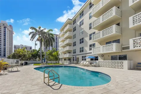 1901 S Ocean Drive Hollywood FL 33019