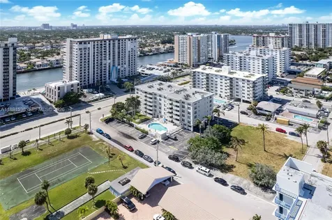 1901 S Ocean Drive Hollywood FL 33019