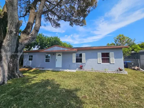 325 SW 80th Terrace North Lauderdale FL 33068