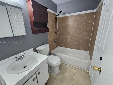 325 SW 80th Terrace North Lauderdale FL 33068