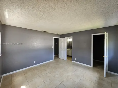 325 SW 80th Terrace North Lauderdale FL 33068