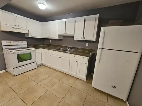 325 SW 80th Terrace North Lauderdale FL 33068
