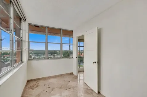 2025 NE 164th Street North Miami Beach FL 33162