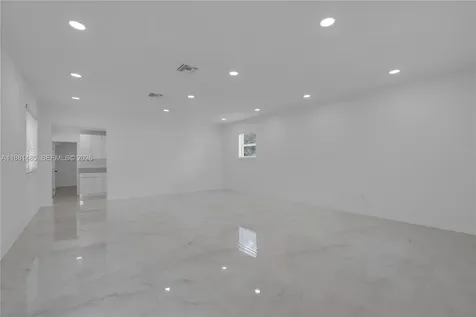 2960 NW 165th Street Miami Gardens FL 33054