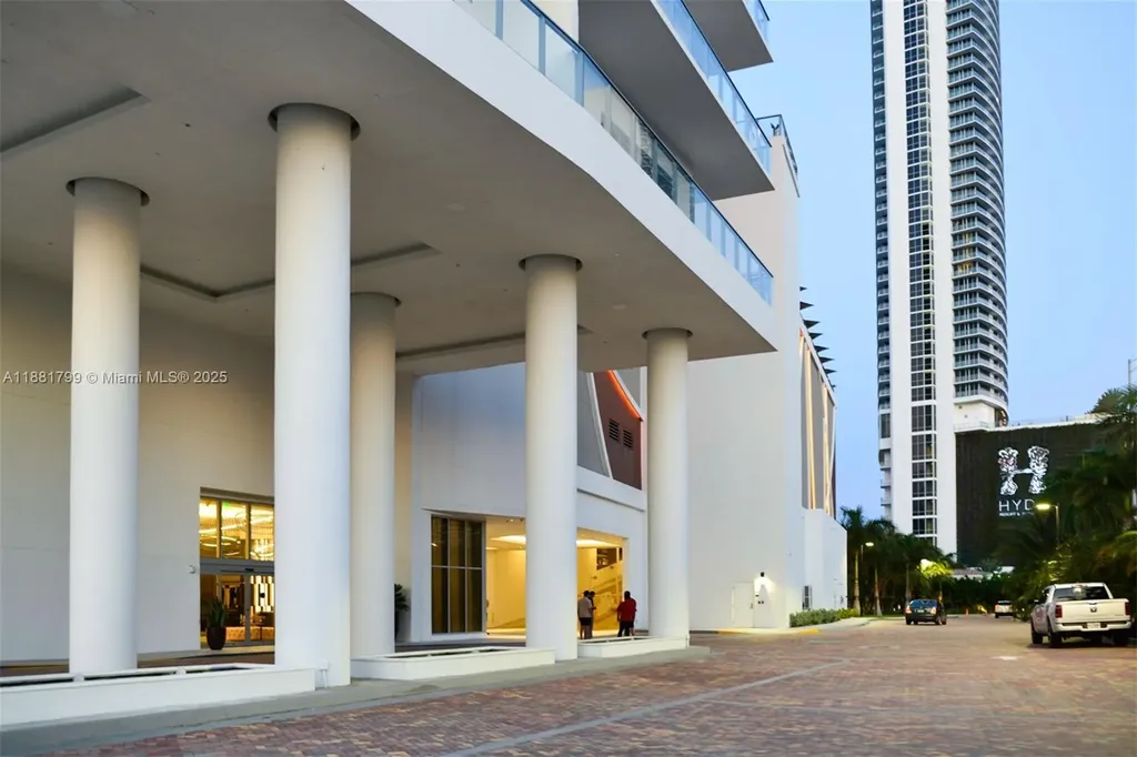 4010 S Ocean Drive Hollywood FL 33019