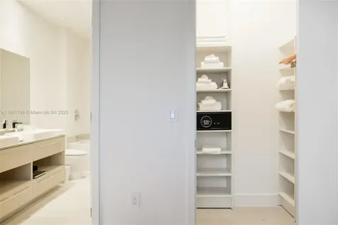 4010 S Ocean Drive Hollywood FL 33019