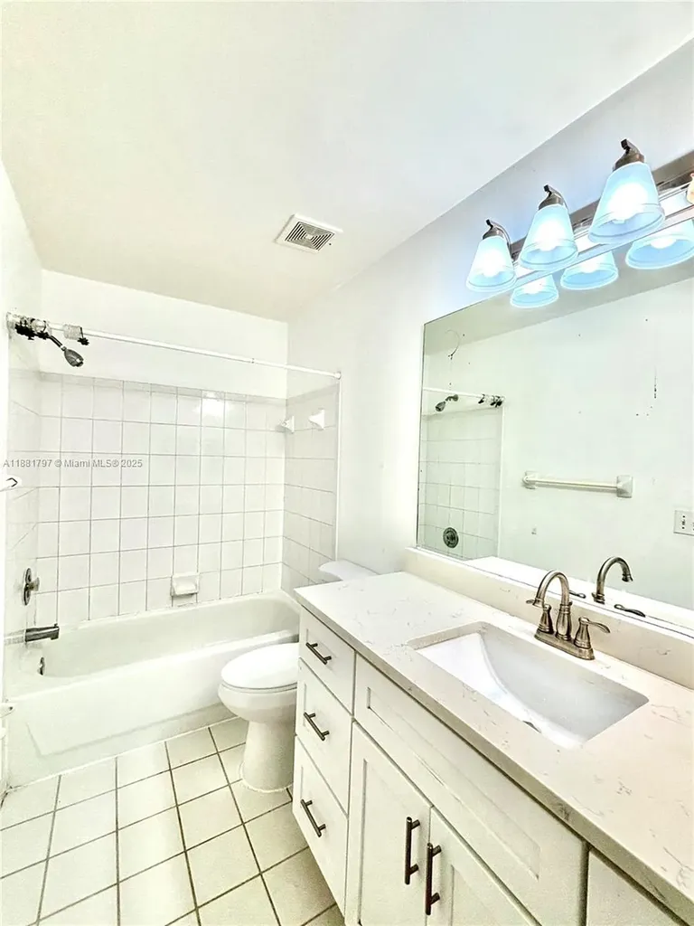 306 NW 115th Way Coral Springs FL 33071