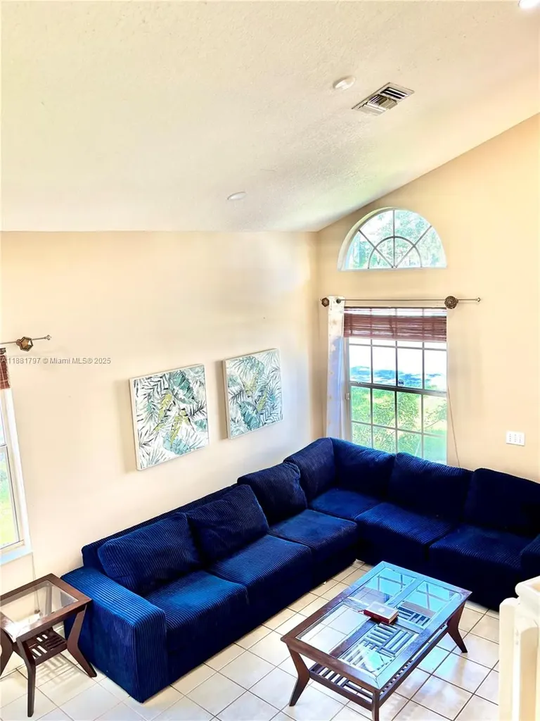 306 NW 115th Way Coral Springs FL 33071