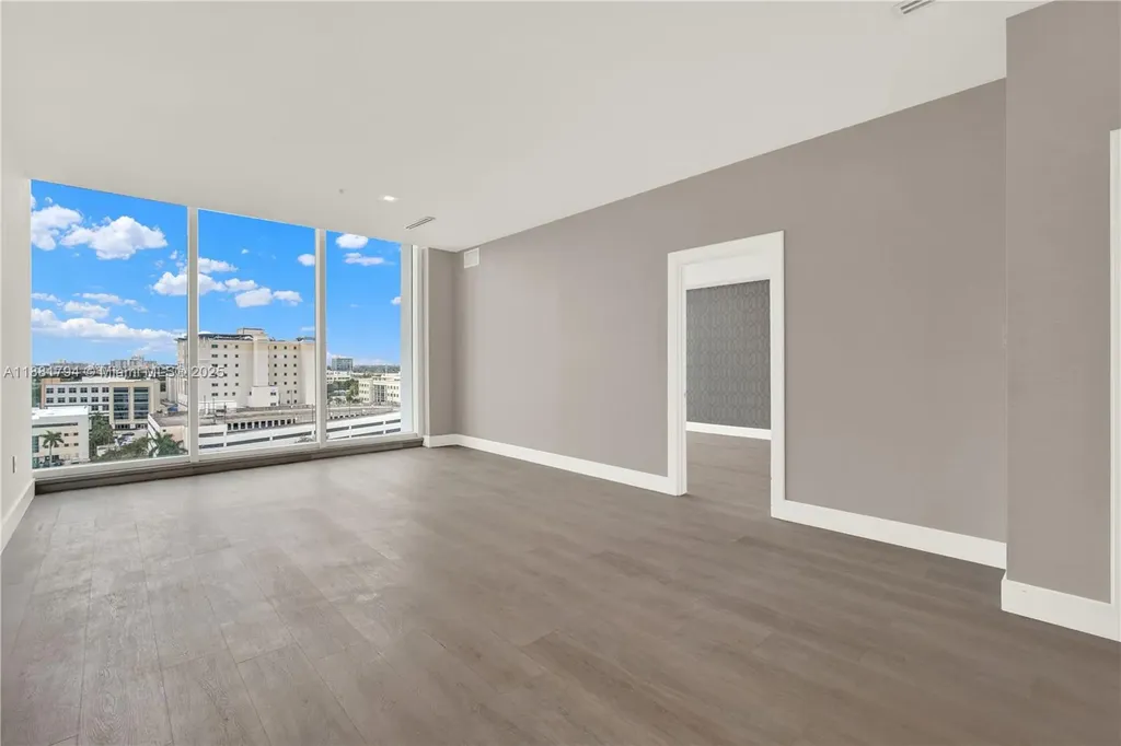 2820 NE 214th Street Aventura FL 33180