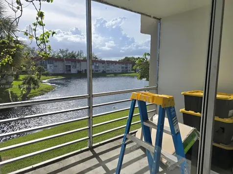 2831 E Sunrise Lakes Drive Sunrise FL 33322