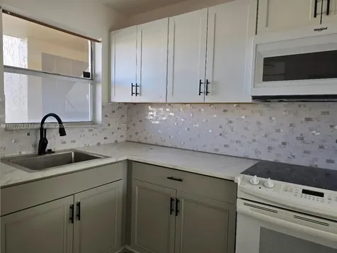 2831 E Sunrise Lakes Drive Sunrise FL 33322