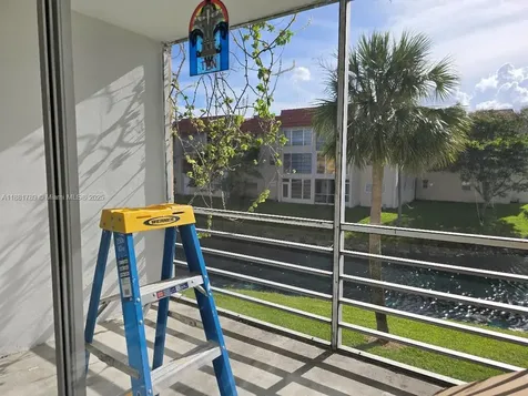 2831 E Sunrise Lakes Drive Sunrise FL 33322