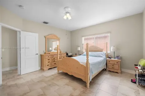 8883 NW 174th Terrace Hialeah FL 33018