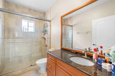 8883 NW 174th Terrace Hialeah FL 33018