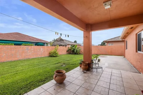 8883 NW 174th Terrace Hialeah FL 33018