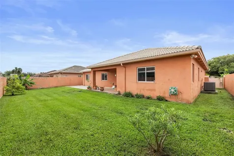 8883 NW 174th Terrace Hialeah FL 33018