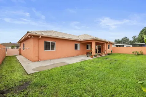 8883 NW 174th Terrace Hialeah FL 33018