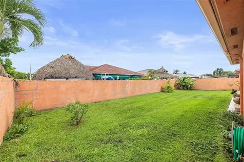 8883 NW 174th Terrace Hialeah FL 33018