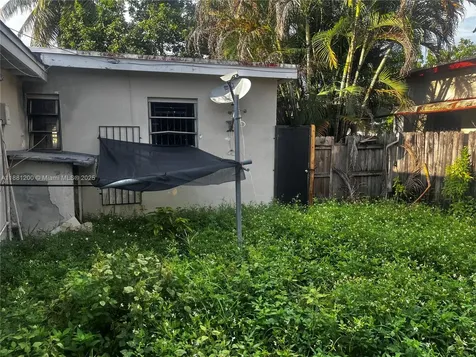 1132 NW 118th Street Miami FL 33168