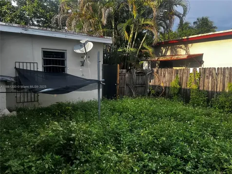 1132 NW 118th Street Miami FL 33168