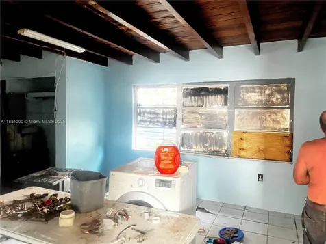1132 NW 118th Street Miami FL 33168