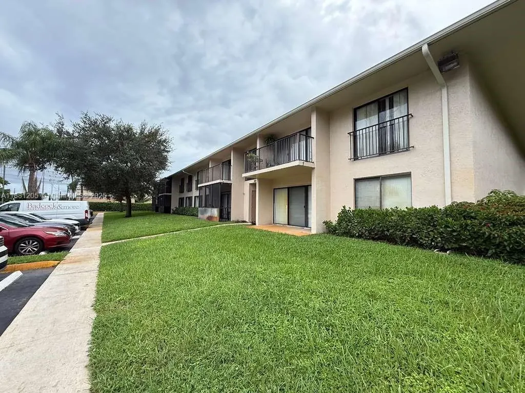 5915 Washington Street Hollywood FL 33023