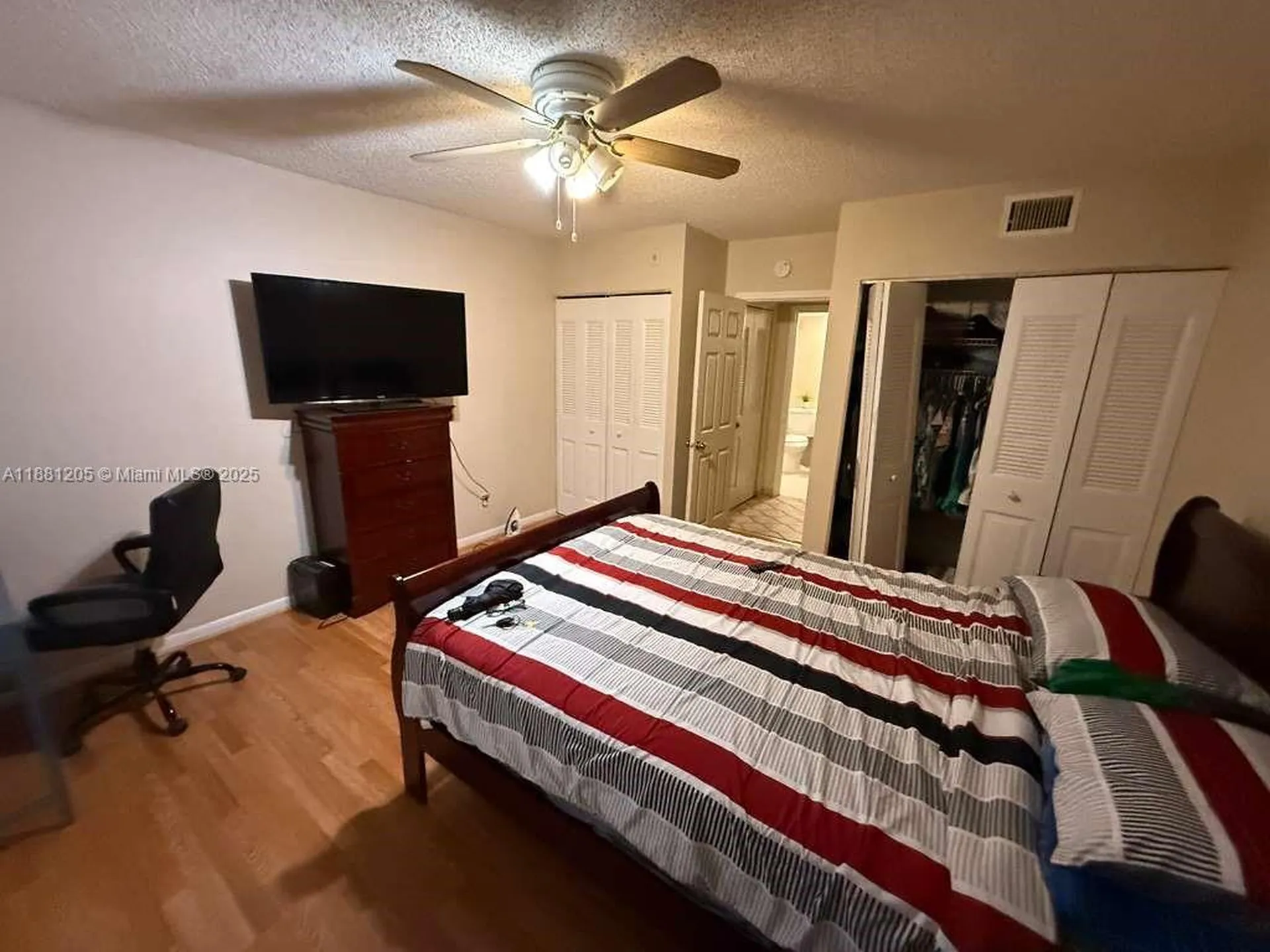 5915 Washington Street Hollywood FL 33023