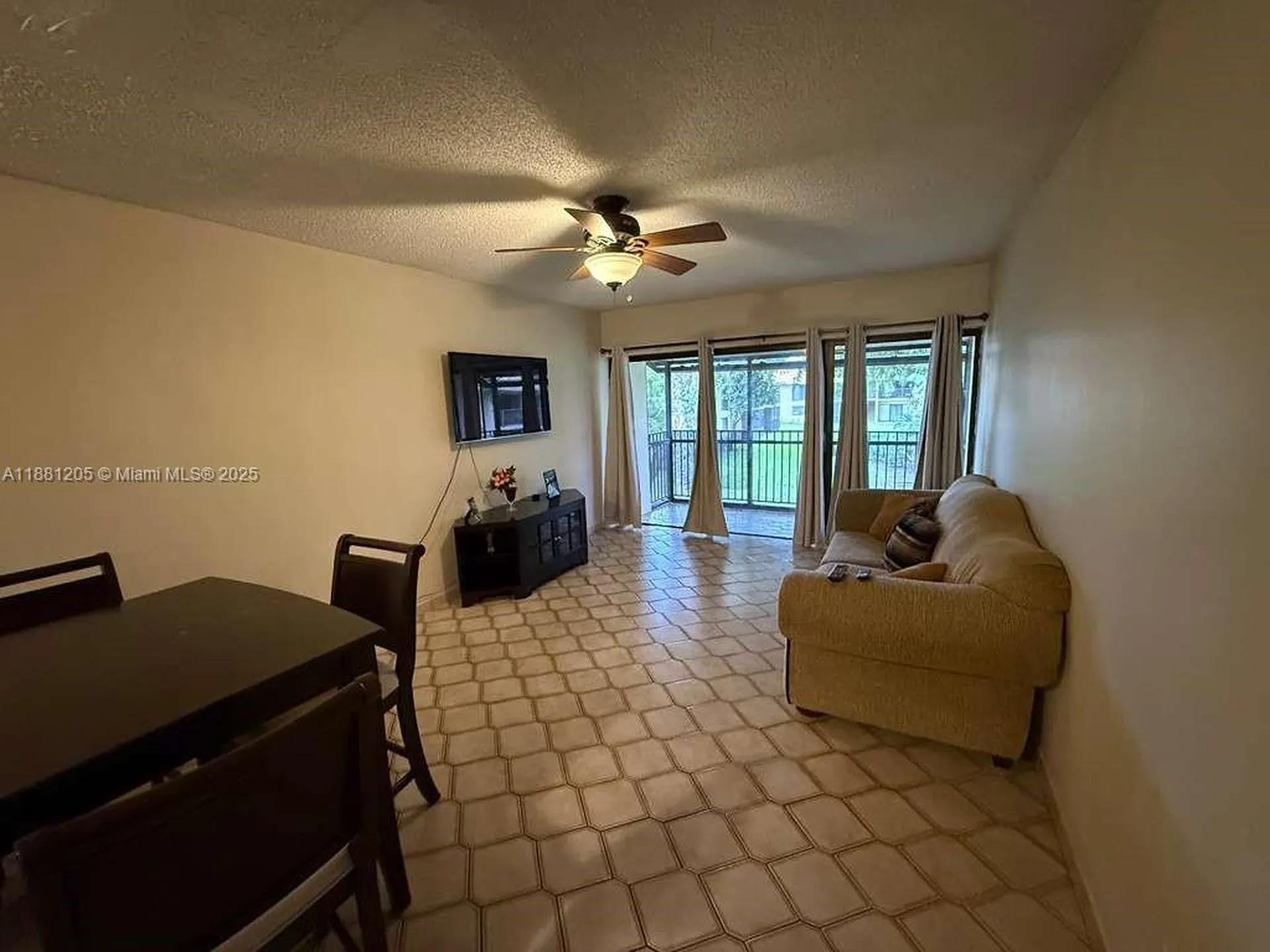 5915 Washington Street Hollywood FL 33023