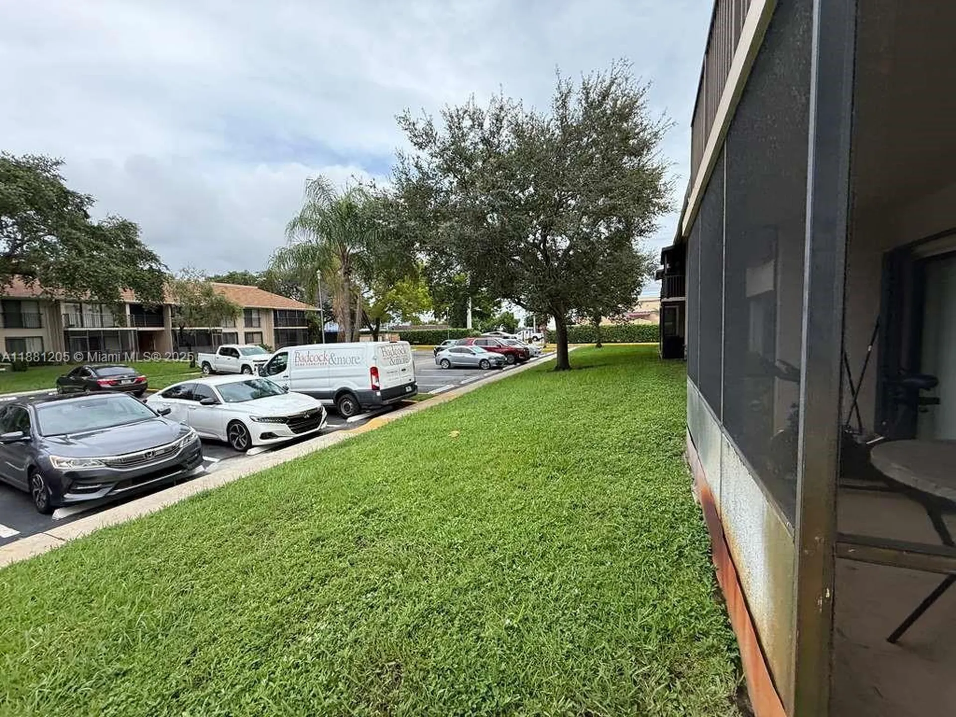 5915 Washington Street Hollywood FL 33023